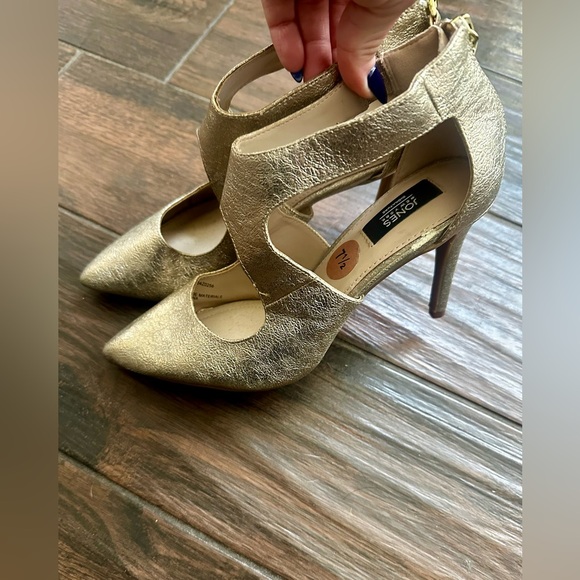 Metallic Gold Heels - Picture 4 of 5